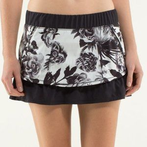 Lululemon In a Flash Skirt Brisk Broom Black White